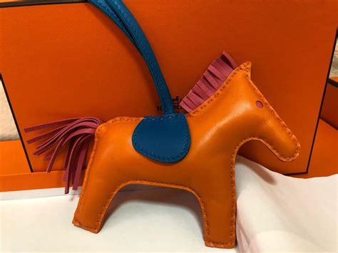 hermes 馬 仔 吊 飾 size|【買物】《Hermès》Rodeo MM 小馬吊飾 .